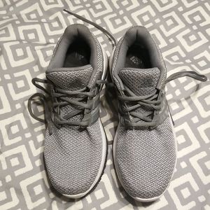 Mens size 8 Adidas cloudfoam